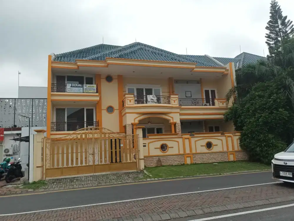 Dijual rumah 2 lantai di komersial area Citraland