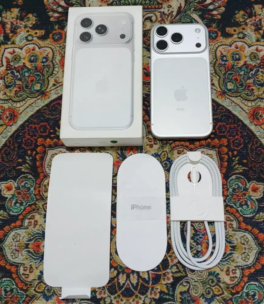 Iphone 17 Pro 256GB Silver PERFECT BH 100 CC 10 Resmi iBox 15 Ags 2027