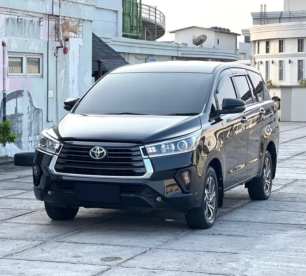 Toyota Kijang Innova Reborn 2.0 V AT Bensin 2022