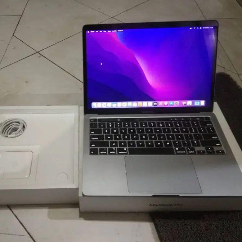 MacBook Screen Display