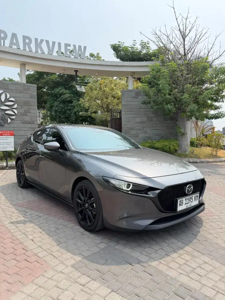 (KM 16 Rb) Mazda 3 2.0 Hatchback AT 2025 Like New