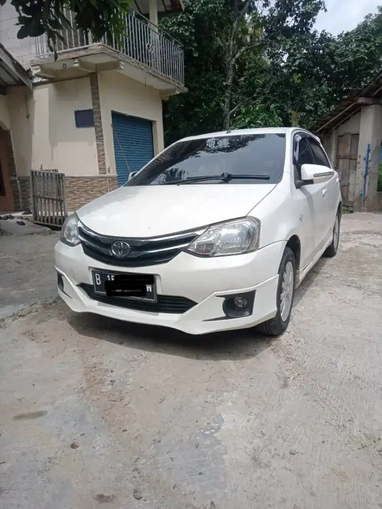 Etios valco manual 2015 warna putih