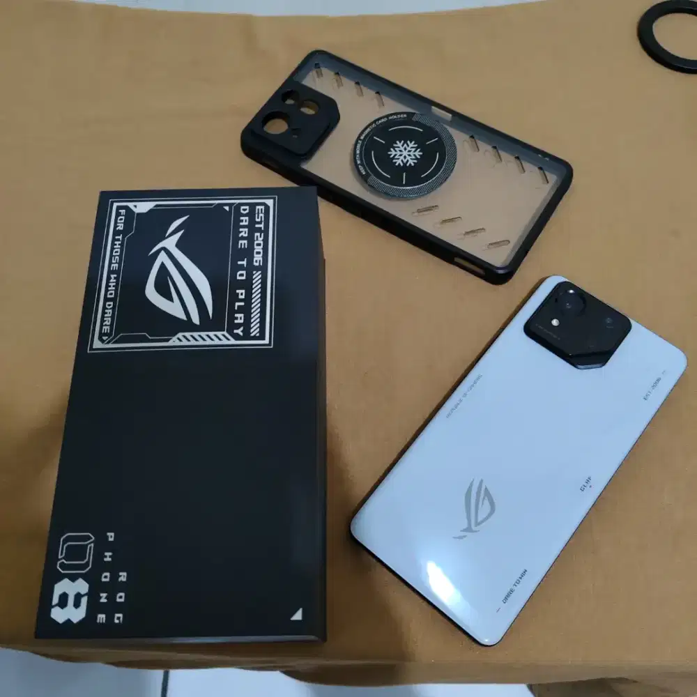 ROG 8 12/256 Likenew