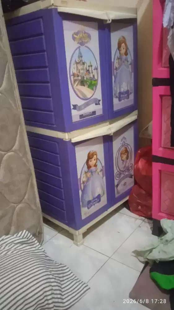 lemari anak Sophia