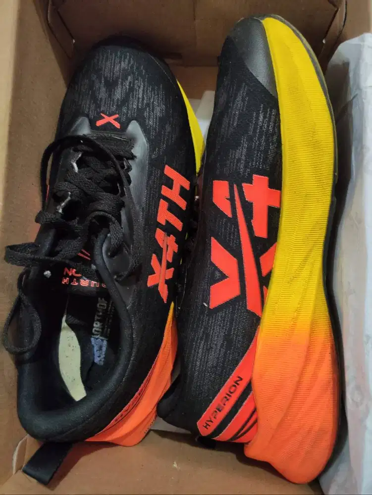 Dijual sepatu bekas, merk Xfourth