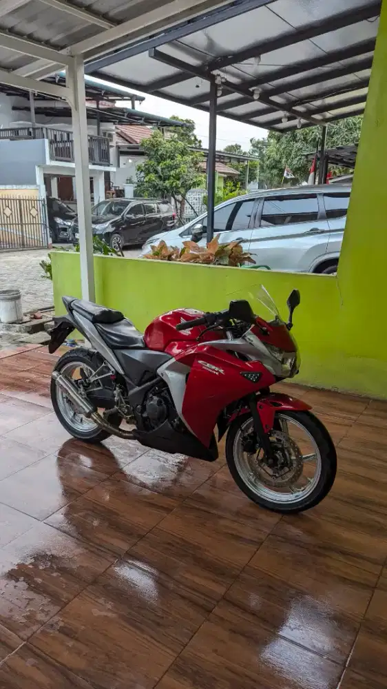 CBR 250 R 2011 CBU