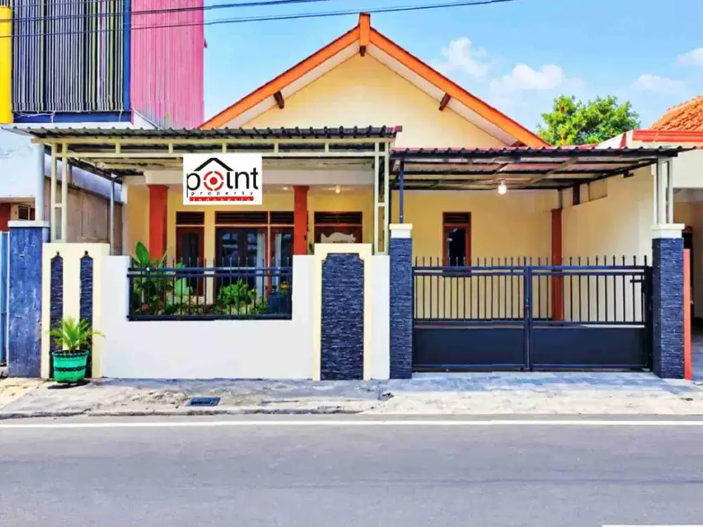 RUMAH BAGUS STRATEGIS DITENGAH KOTA SOLO COCOK UNTUK HUNIAN KANTOR ATAU TEMPAT USAHA