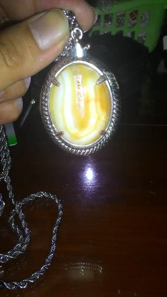 Batu Akik Asli Natural Gambar Motif Huruf U Kalung Liontin (Memo Lab)