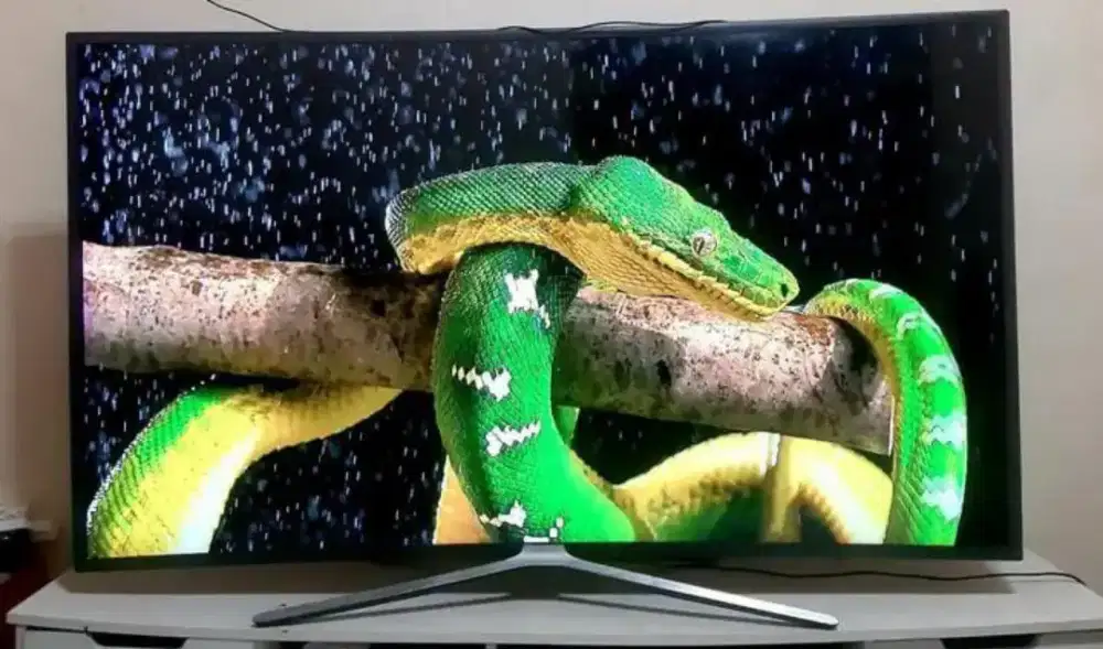 TV SMART DIGITAL SAMSUNG 55 INCH LAYAR CURVE