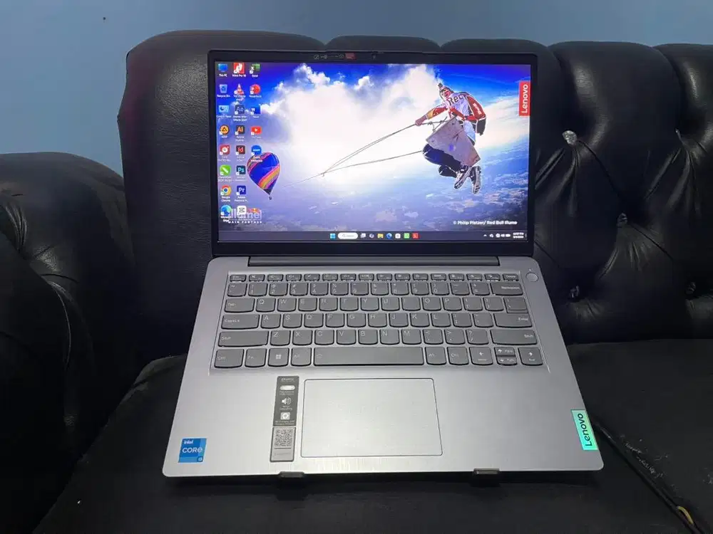 JUAL BELI LAPTOP MACBOOK TABLET SEMUA KITA BELI LAGNSUNG KE LOKASI