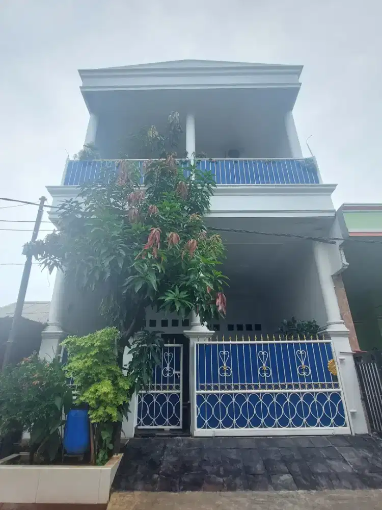 DIJUAL RUMAH SEMI FURNISHED 3 LANTAI - PERUMAHAN DI BEKASI UTARA