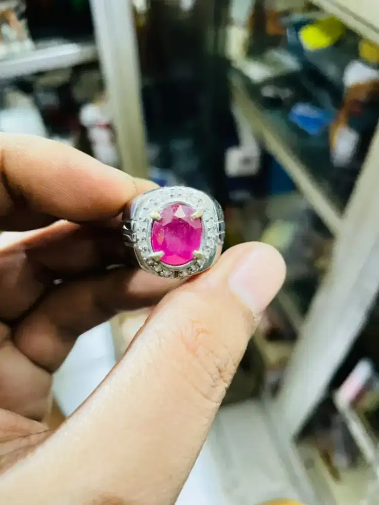 Batu permata ruby
