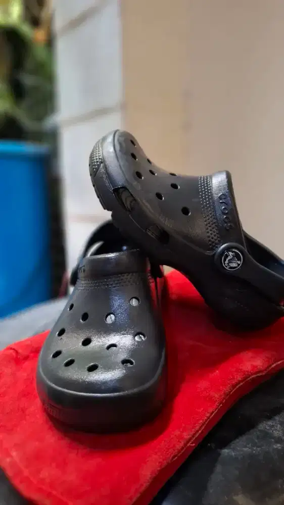 Sandal Anak Preloved Crocs Classic Clog Warna Hitam Original Size C 12