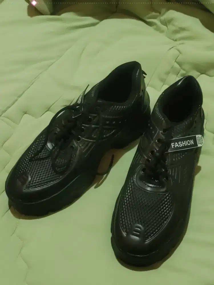 SEPATU ANAK LELAKI