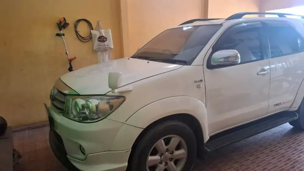 JUAL TOYOTA FORTUNER AT/DIESEL 2010