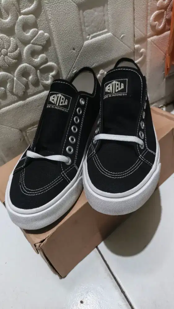 Sepatu Sekolah Sepatu Kerja // Ventela (Original)
