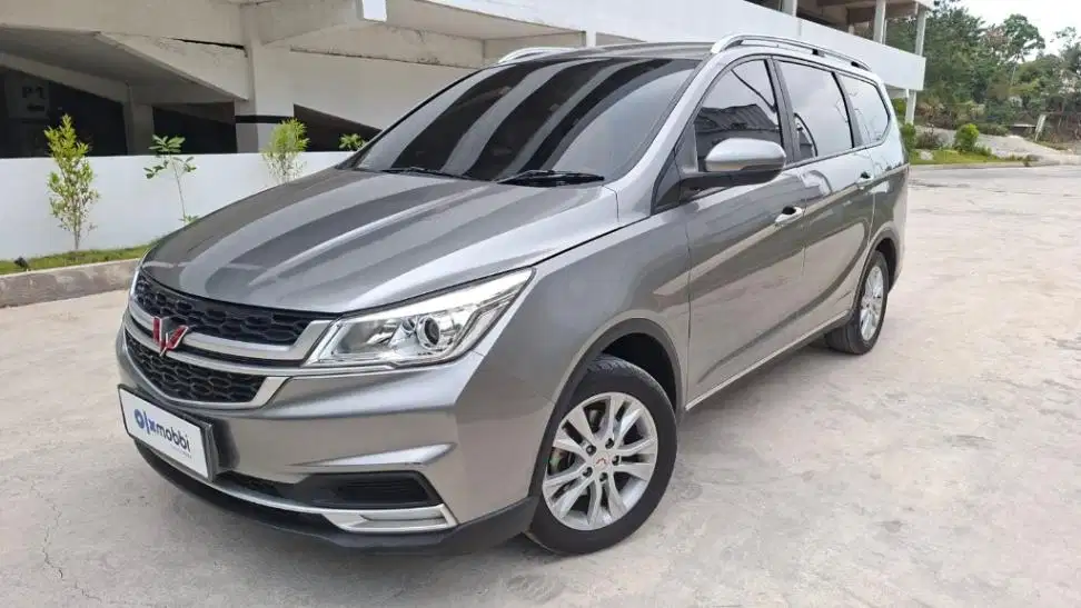 Wuling Cortez 1.5 S T Bensin MT 2022