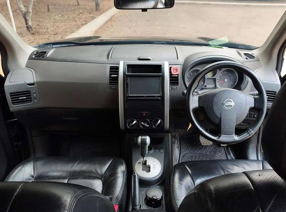 Nissan X-Trail 2010 Bensin