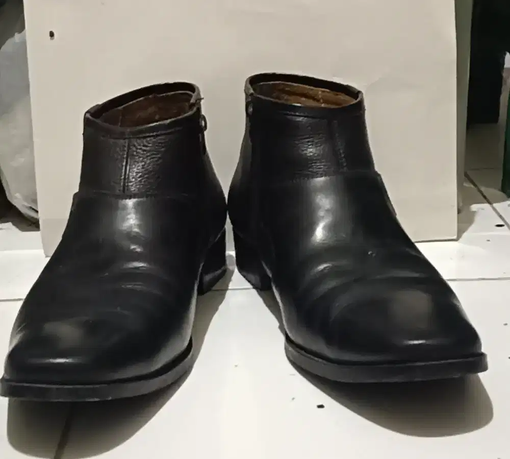 Sepatu formal boot kulit preloved Buccheri