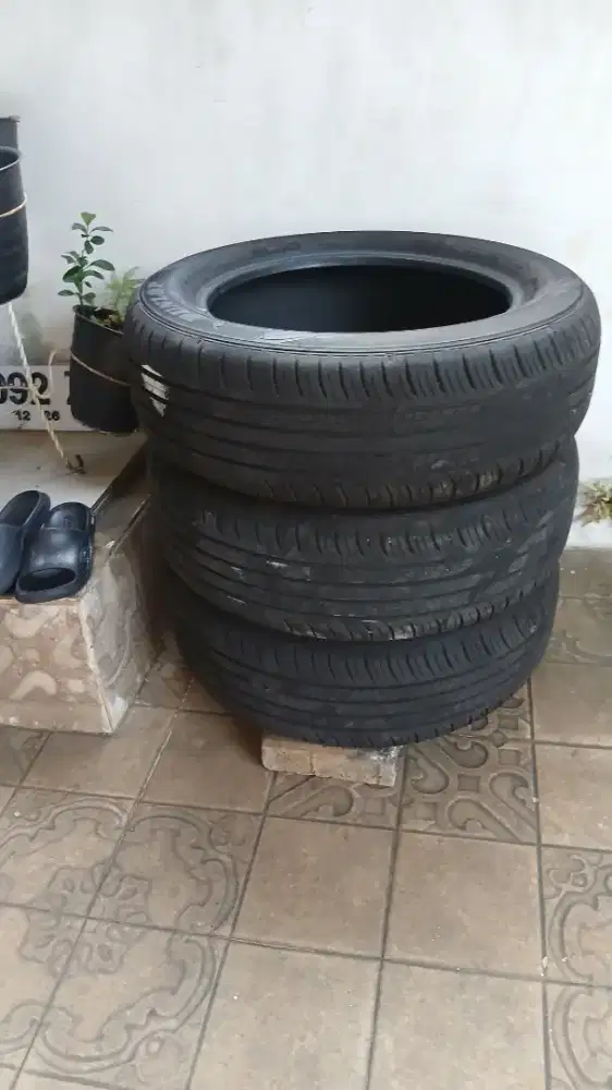 Di Jual Ban Dunlop Enasave EC300 R17 215/60