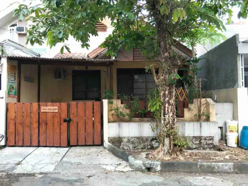 Dijual murah di bawah harga pasaran rumah di Taman Yasmin sektor 2.