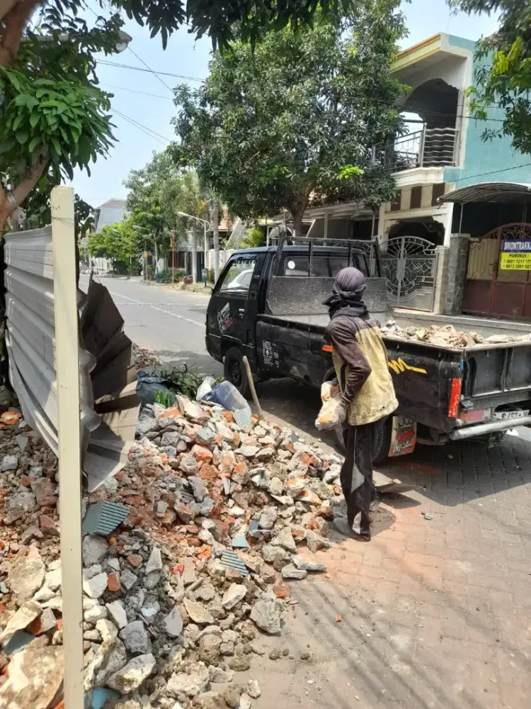 Gragal bekas bongkaran rumah gratis