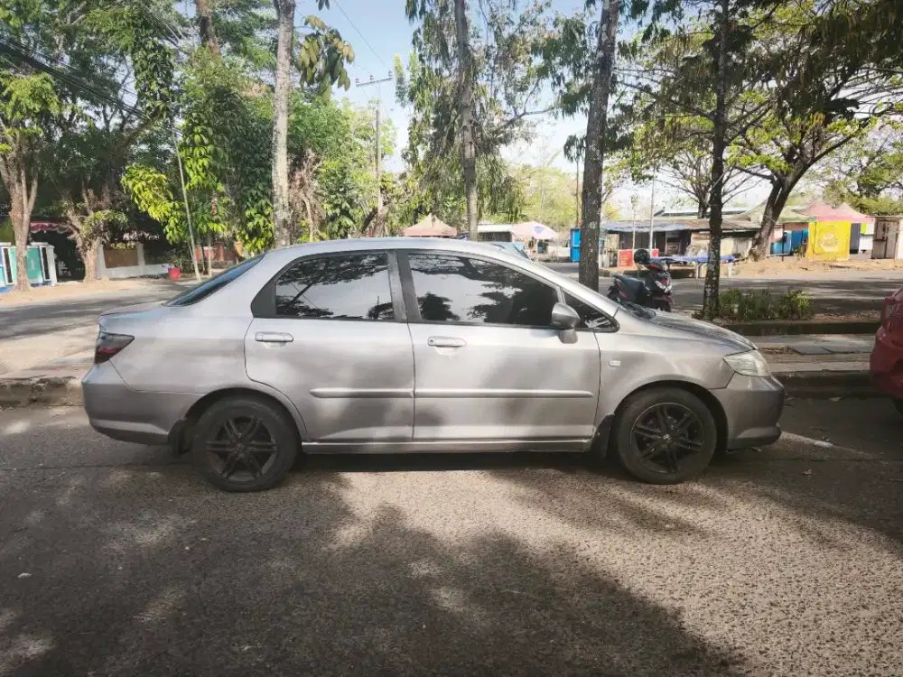 Mobil Honda City 2007 VTEC AT