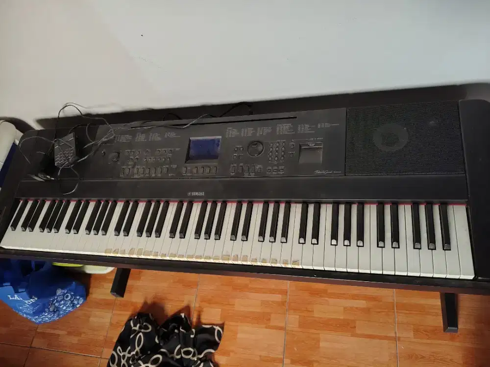 Piano Yamaha Portable Grand DGX-660 (Preloved)