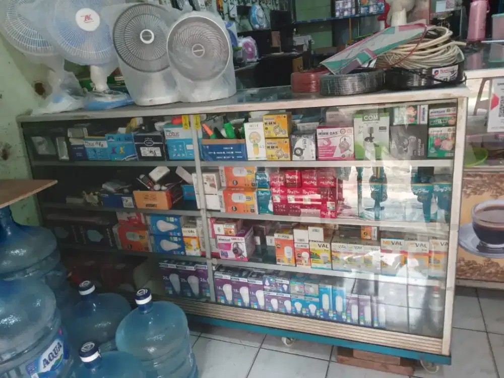 Etalase sekond bagus