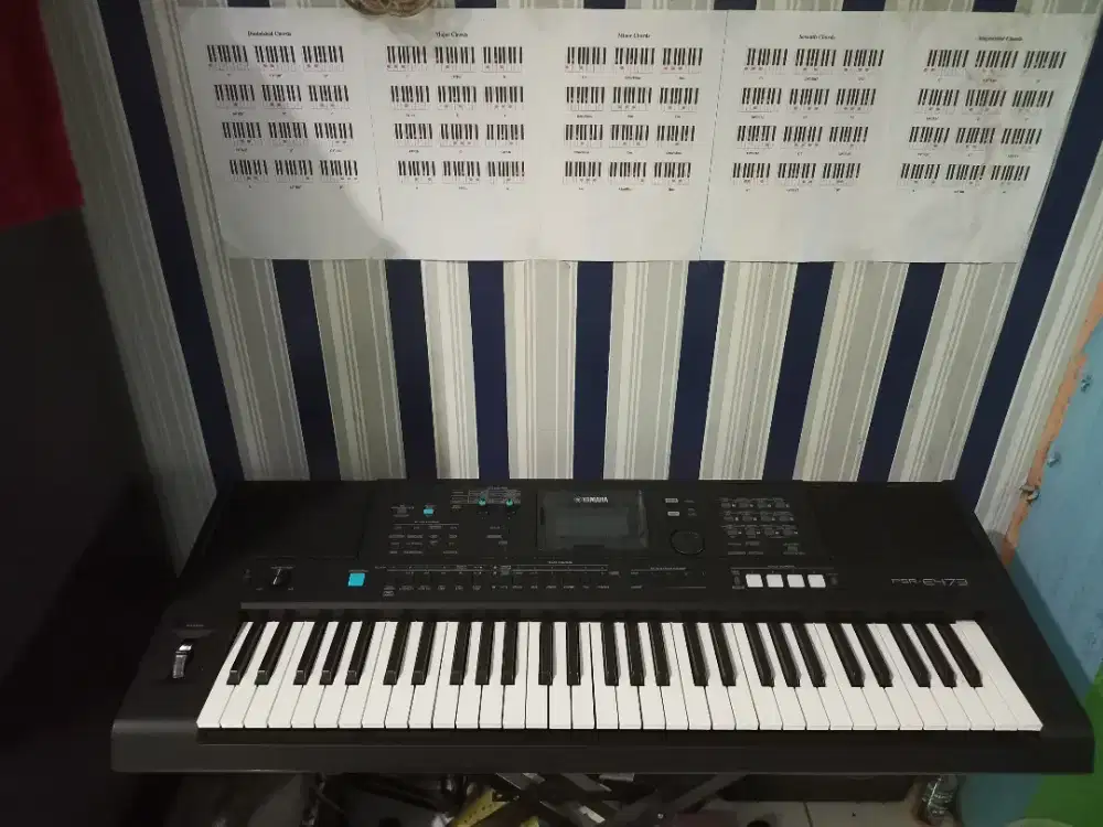Keyboard Yamaha PSR-473 (nego)