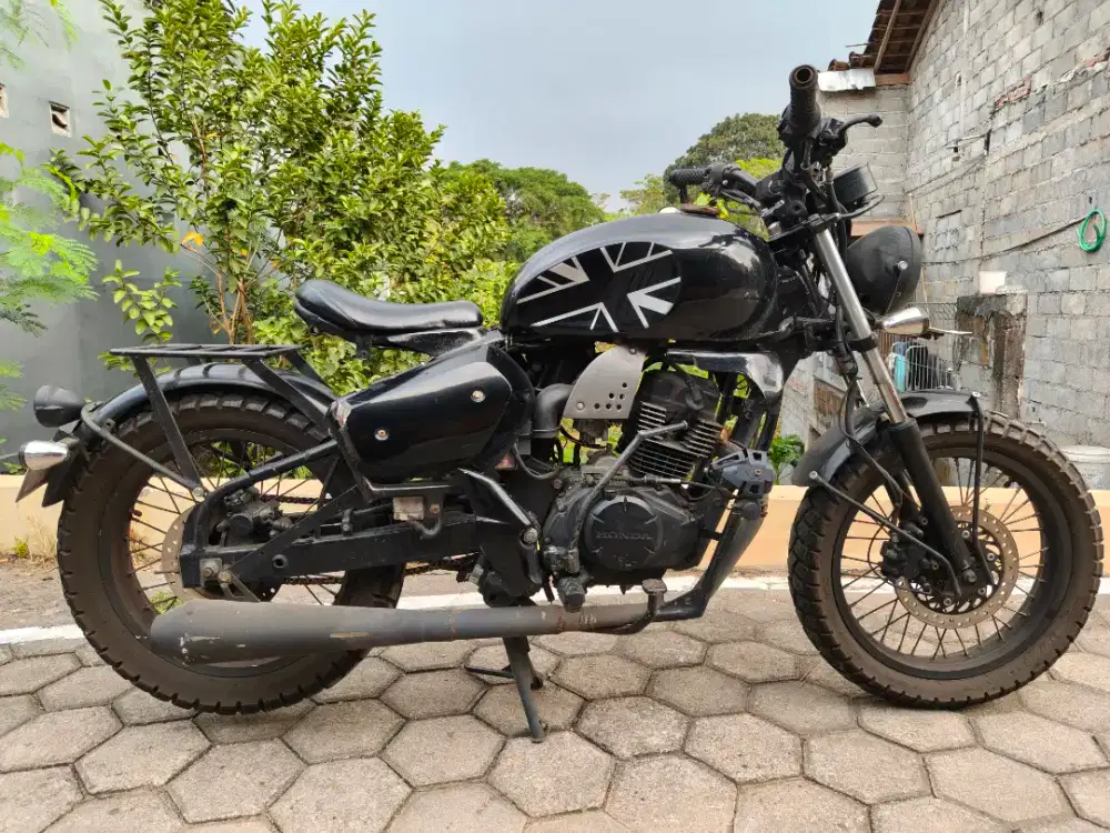 Honda Mega Pro 2010 Full Custom Bobber British Style
