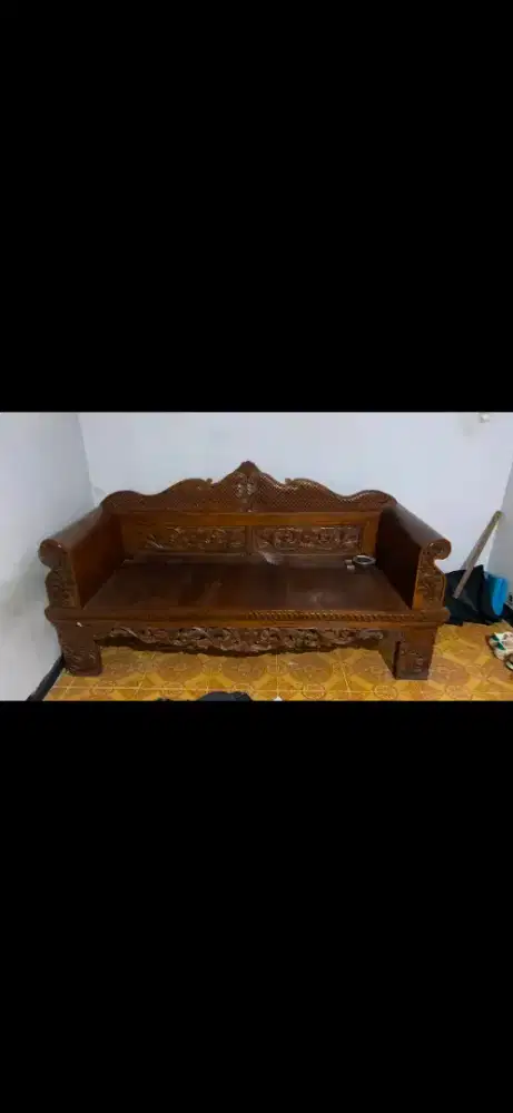 BALE BALE KURSI JATI