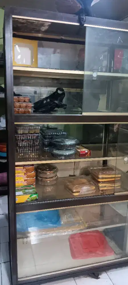Etalase Besar ukuran 2 meter
