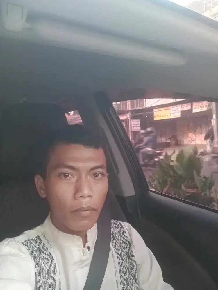 Assalamualaikum Saya sedang mencari pekerjaan sopir pribadi dan kantor