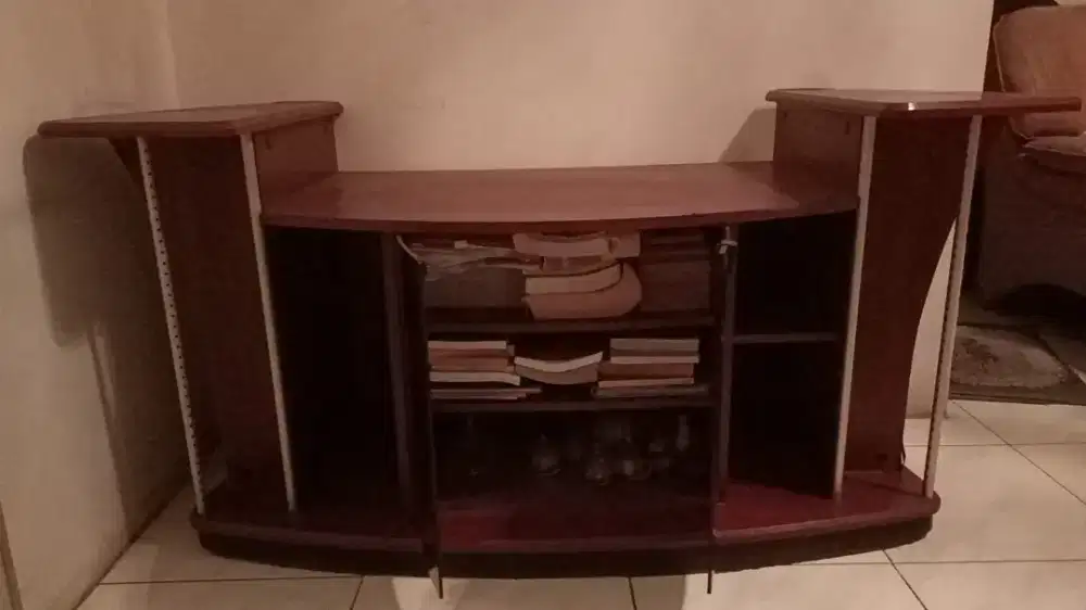 Rak TV Bekas Mulus, Kokoh, Murah Meriah Siap Angkut
