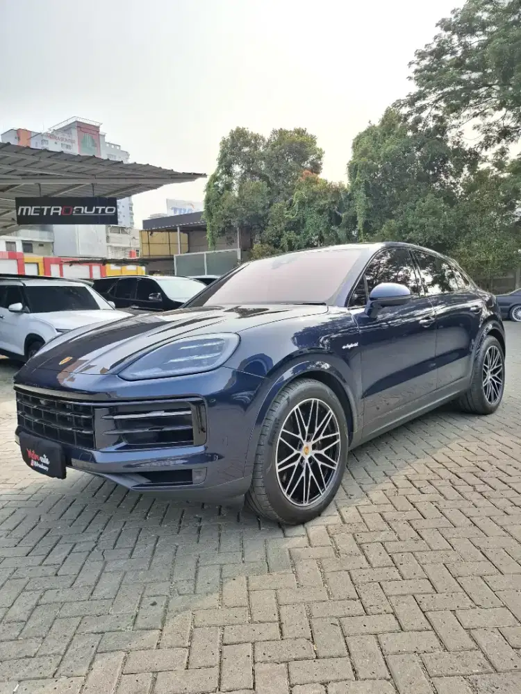 Porsche Cayenne Hybrid coupe 2024 termurah