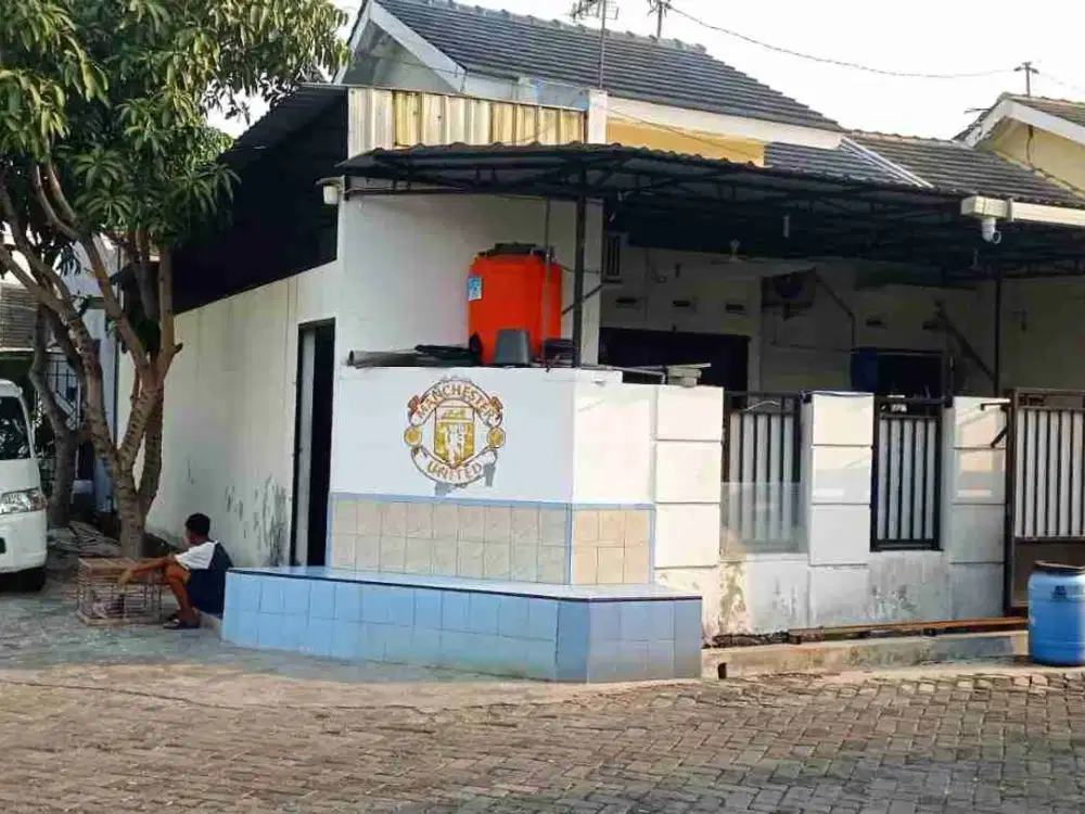 RUMAH DI DAERAH DEMPEL MUKTIHARJO KIDUL PEDURUNGAN SEMARANG