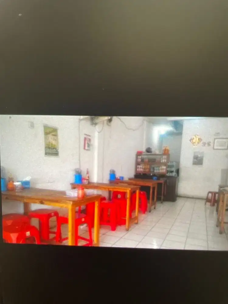 Di butuhkan karyawan pria