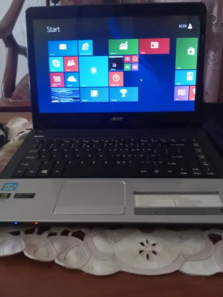 Dijual cepat Laptop ACER  Aspire E1-471G