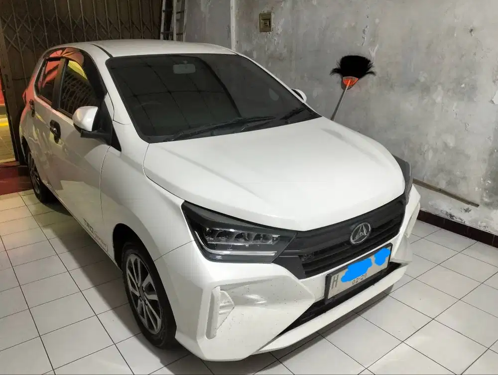 Dijual Ayla R 1200Cc Manual NIK 2023 / 2024 Putih KM 19rb Istimewa