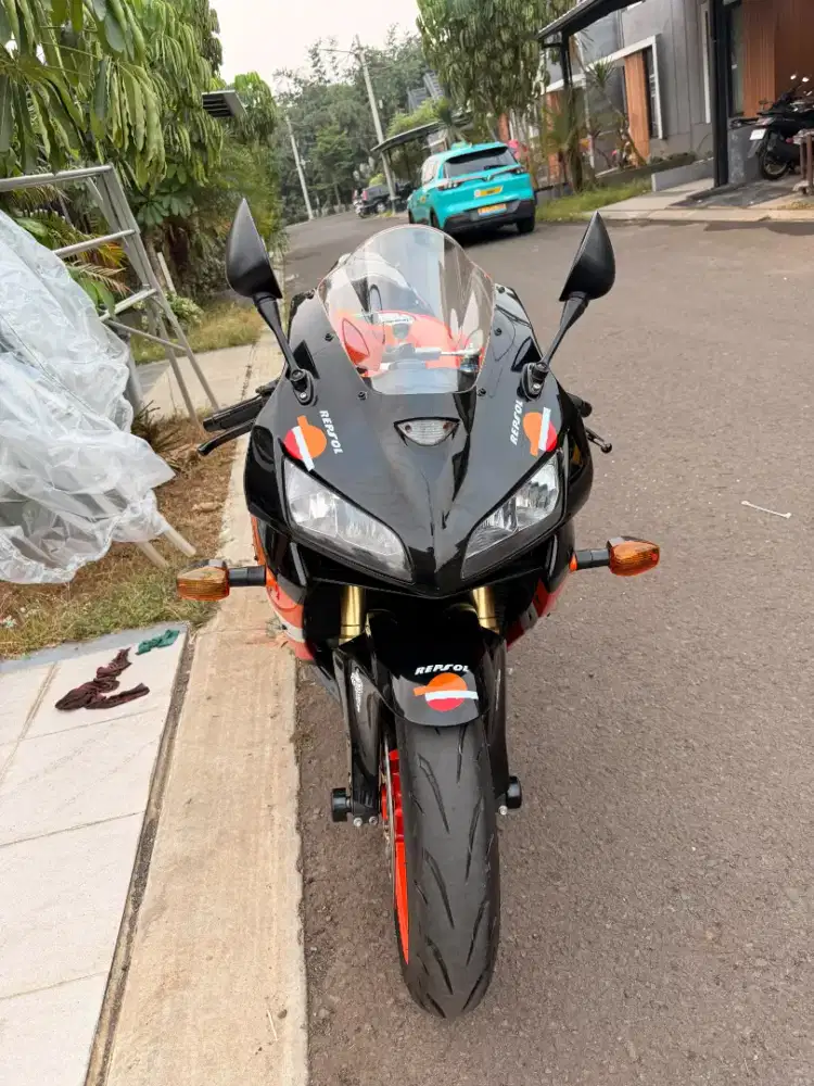 CBR 600RR 2006 (rere)