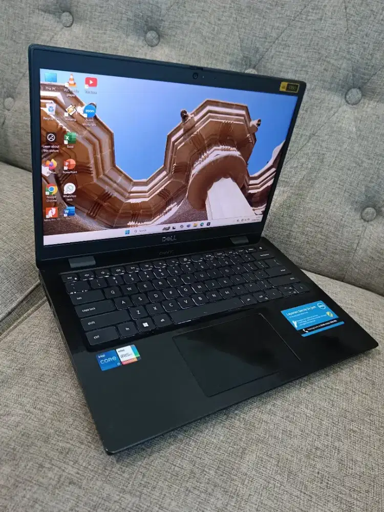 Laptop Dell Latitude Core i7 Gen 11 RAM 16GB SSD 256