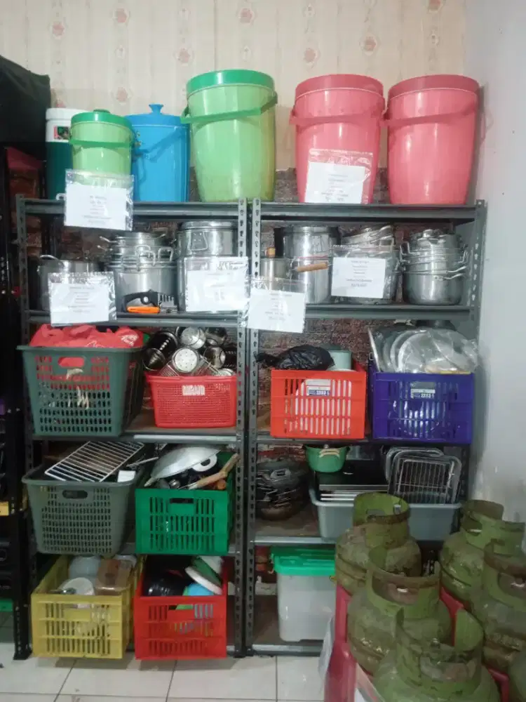 Cuci gudang barang barang bekas warung