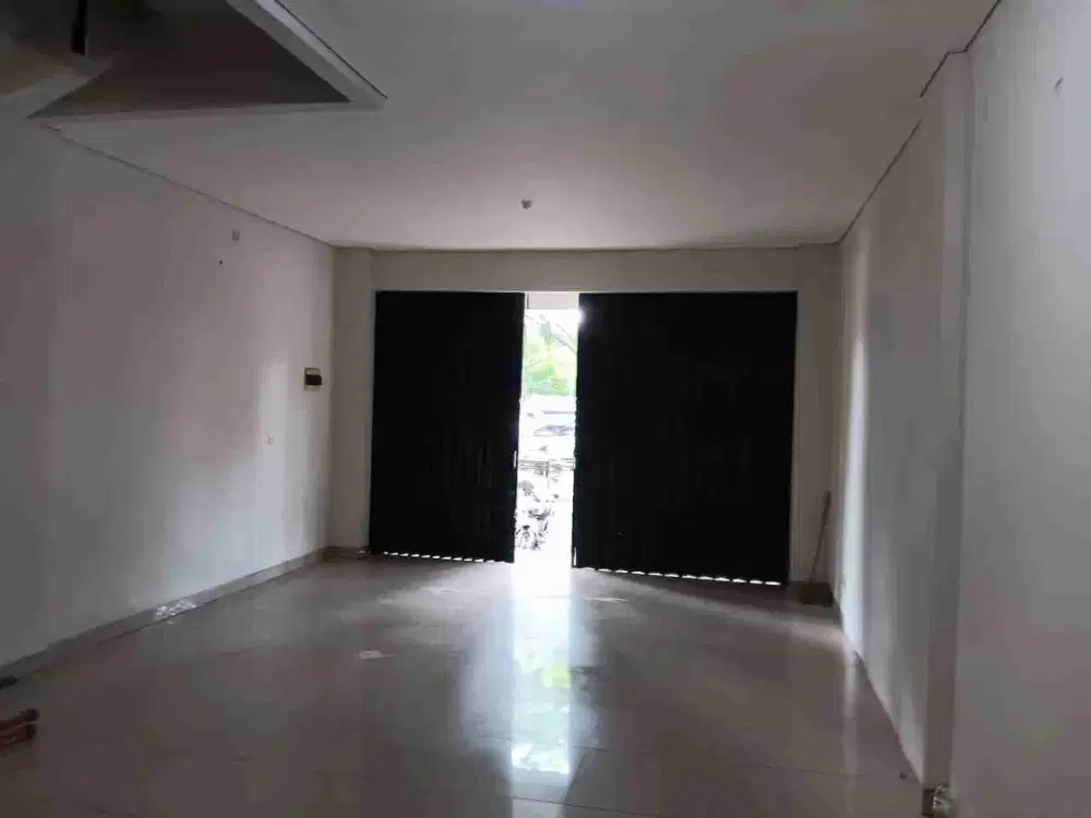 MURAH RUKO GANDENG 2 UNIT MENGHADAP JALAN RAYA BSD