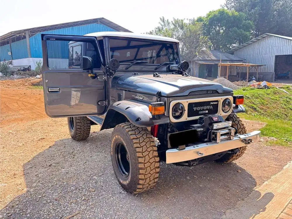 Toyota - Land Cruiser Hartop