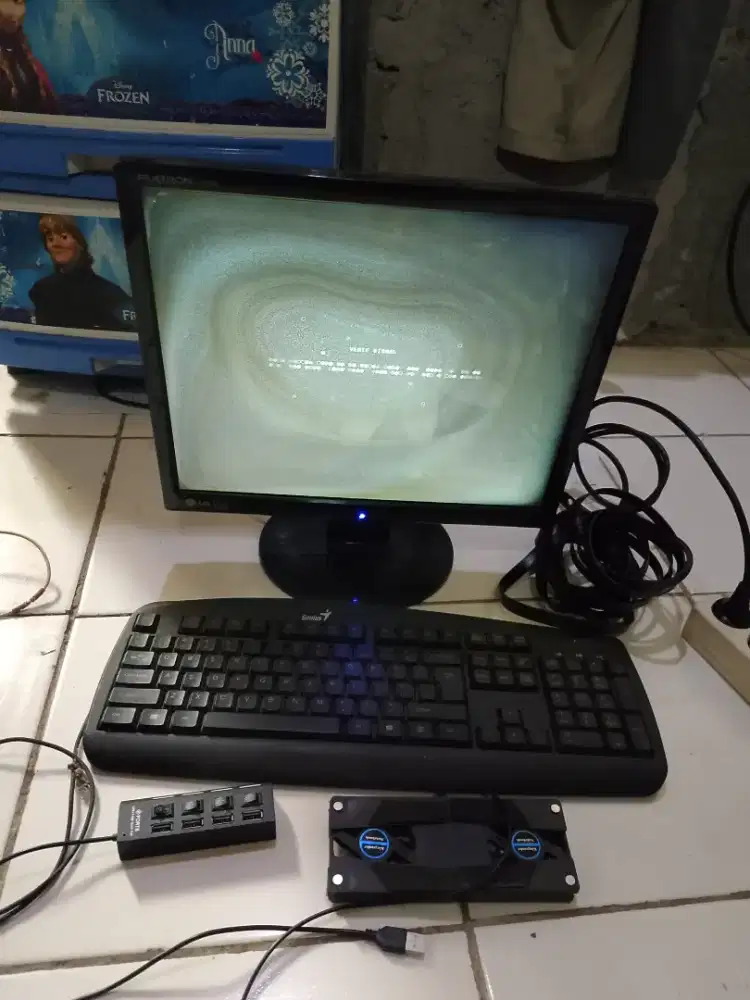 Monitor LG sesuai foto