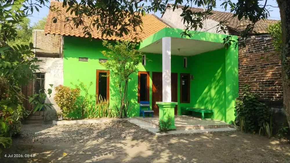 Rumah perbatasan wilayah semarang timur samping