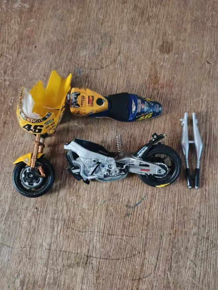 Honda NSR500 Nastro Azzurro #46 Rossi 1:18 – Project Restorasi Kolekto