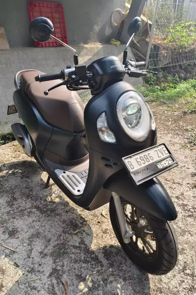 SCOOPY KEYLESS 2024 KM RENDAH