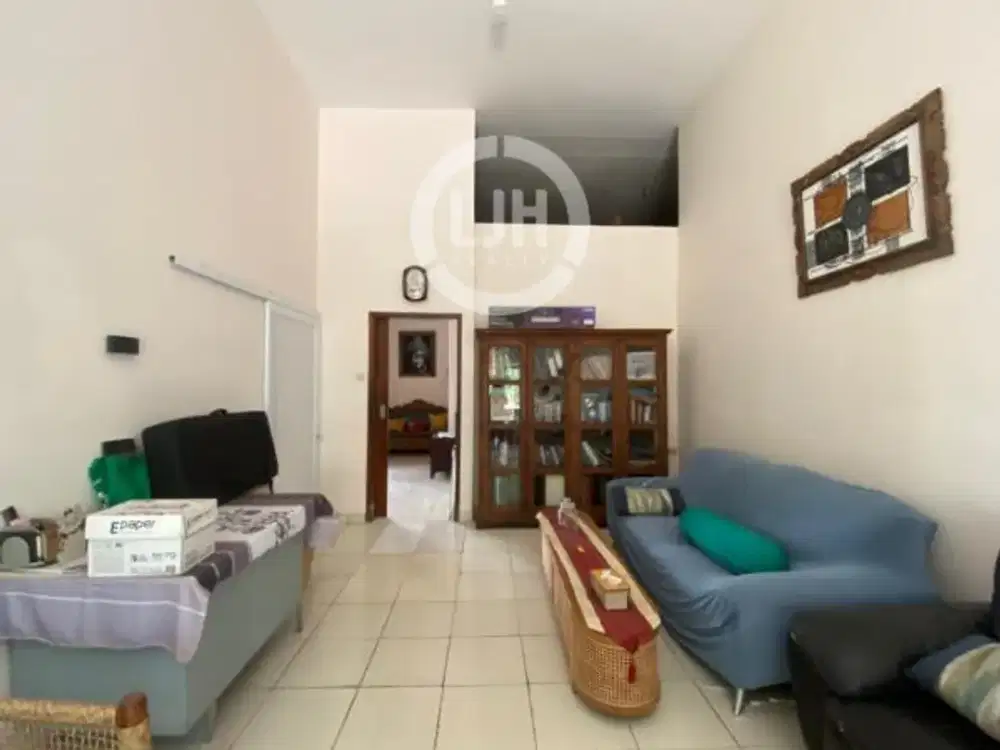 5 Bedroom House Area Ubung Kaja, Denpasar, Close to Citraland Waterpark and Main Road Cargo Permai